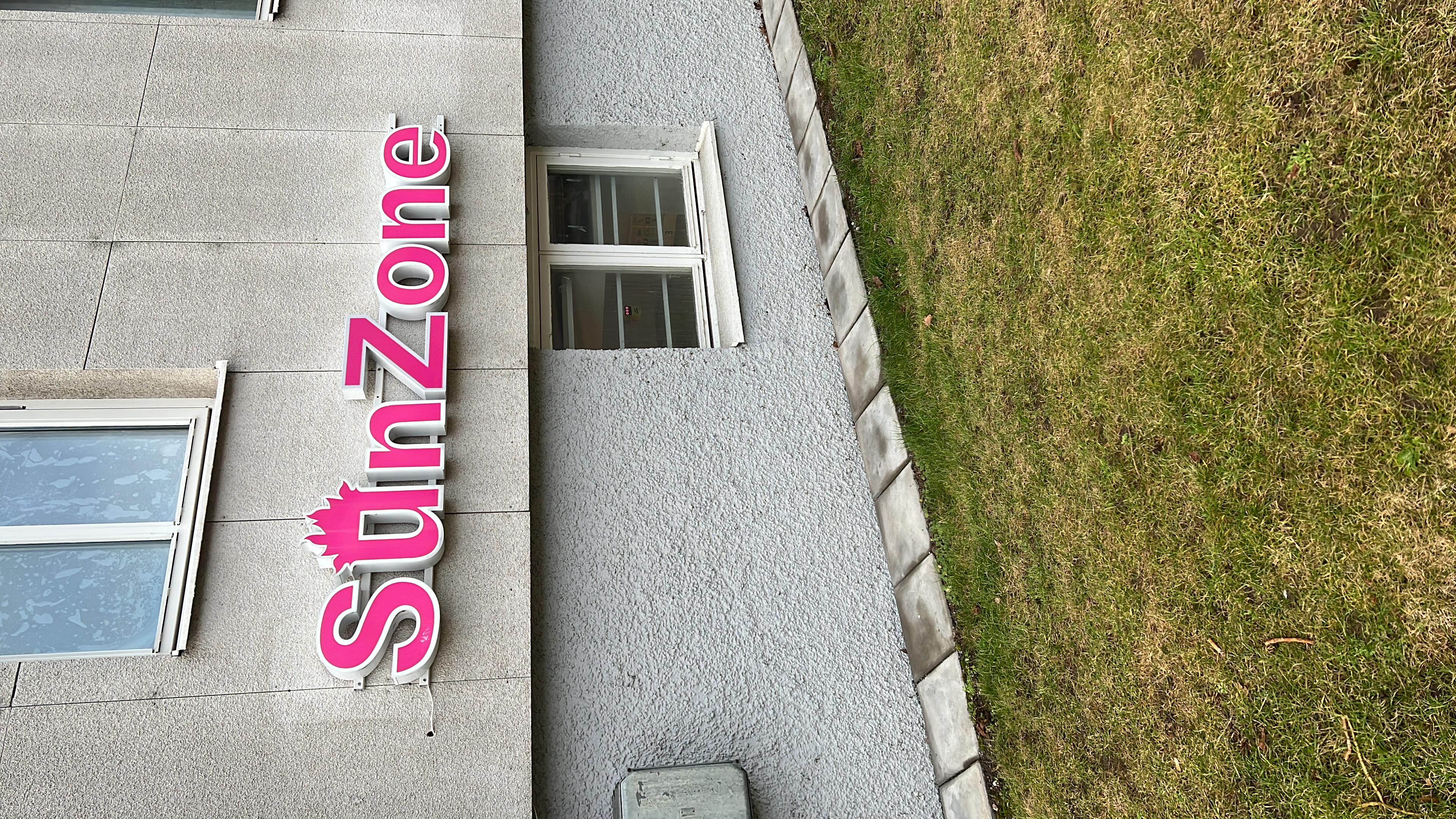 OptimusBeauty \\\\\\\\SunZone logotyp